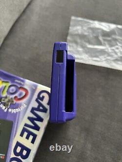 Console GameBoy Color violette raisin complète dans sa boîte avec manuels, système proche du neuf.