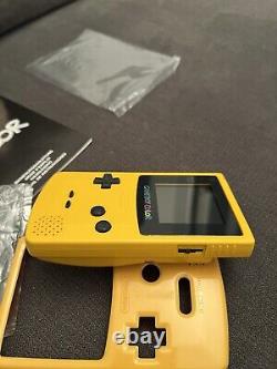 Console Nintendo Gameboy Color Jaune Pissenlit en Boîte ! Rare État Très Bon ! Étiquettes Intactes