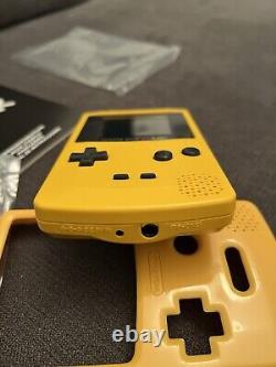 Console Nintendo Gameboy Color Jaune Pissenlit en Boîte ! Rare État Très Bon ! Étiquettes Intactes