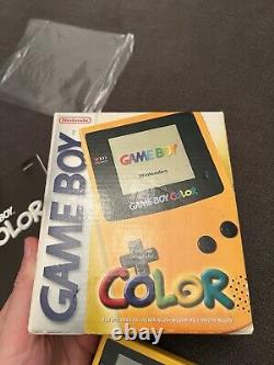 Console Nintendo Gameboy Color Jaune Pissenlit en Boîte ! Rare État Très Bon ! Étiquettes Intactes