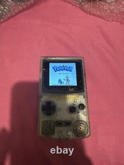 Console Nintendo Gameboy Color transparente équipée d'un écran IPS