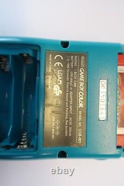 Console portable Nintendo Gameboy Color bleue en bon état de fonctionnement