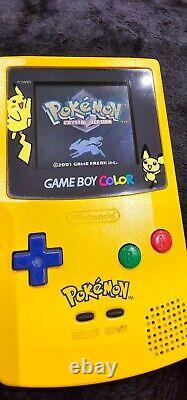 Édition Pikachu de la Gameboy Color (Avec Pokémon Jaune, Bleu et Cristal)