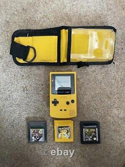 Game boy couleur jaune avec 3 jeux et étui