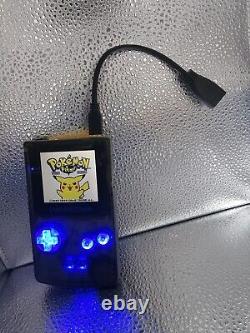 Gameboy Colour fortement modifié avec HDMI, écran Q5 IPS rétroéclairé + boutons LED bleus.