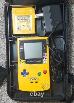 Gameboy Couleur Pokemon Pikachu Edition Avec Boîtier, Chargeur, Et 3 Jeux Tested