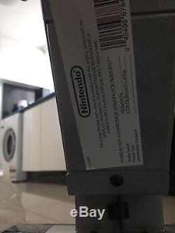 Le Magasin De Kiosque De Couleur De Nintendo Game Boy Montre Nos Inutilisés Gameboy Rare