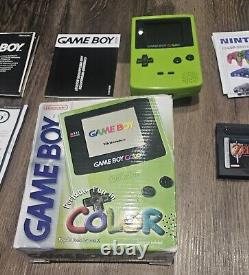 Nintendo Game Boy Color vert kiwi/lime avec boîte, manuels et bundle de jeux