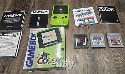 Nintendo Game Boy Color vert kiwi/lime avec boîte, manuels et bundle de jeux