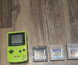 Nintendo Game Boy Color vert kiwi/lime avec boîte, manuels et bundle de jeux