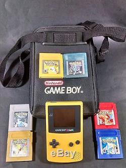 Nintendo Game Boy Color (yellow) Bundle W Usb Light, Case Et Six Pokémon Games