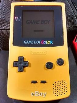 Nintendo Game Boy Color (yellow) Bundle W Usb Light, Case Et Six Pokémon Games