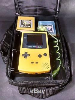 Nintendo Game Boy Color (yellow) Bundle W Usb Light, Case Et Six Pokémon Games