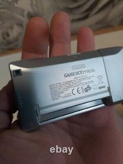 Nintendo Game Boy micro Système de poche argenté avec chargeur