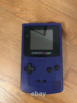 Nintendo GameBoy Color & jeu Pokémon Jaune. Bon état, entièrement fonctionnel.