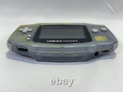 Nintendo Gameboy Advance. Écran couleur large 32 bits. Glacier transparent. En boîte.