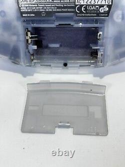 Nintendo Gameboy Advance. Écran couleur large 32 bits. Glacier transparent. En boîte.