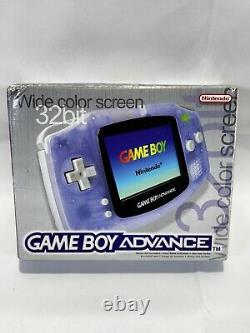 Nintendo Gameboy Advance. Écran couleur large 32 bits. Glacier transparent. En boîte.