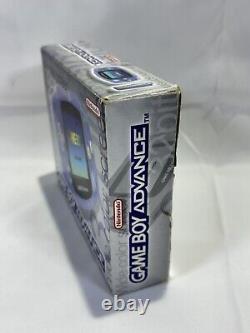 Nintendo Gameboy Advance. Écran couleur large 32 bits. Glacier transparent. En boîte.