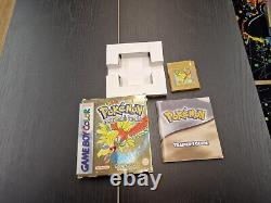 Nintendo Gameboy Version Or Pokemon Or Boîte PAL Complète En Bon État