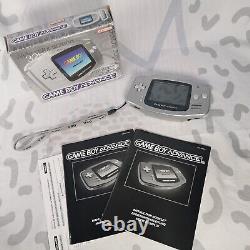 Système de jeu portable Nintendo Game Boy Advance Platinum en boîte avec manuel testé