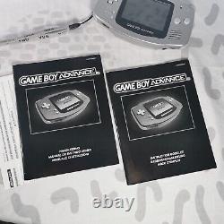 Système de jeu portable Nintendo Game Boy Advance Platinum en boîte avec manuel testé