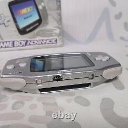 Système de jeu portable Nintendo Game Boy Advance Platinum en boîte avec manuel testé