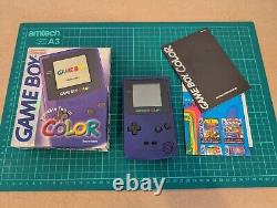 Système de jeu portable Nintendo Game Boy violet avec Tetris DX dans sa boîte