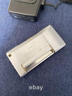 Système portable Nintendo Game Boy micro argenté