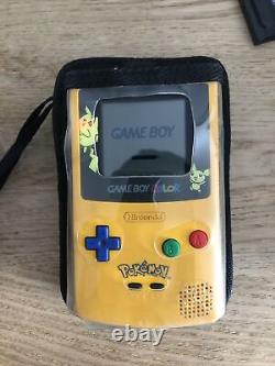Vintage Pikachu Gameboy Console Couleur Avec Boîtier De Voyage Lugia + 4 Jeux De Pokémon